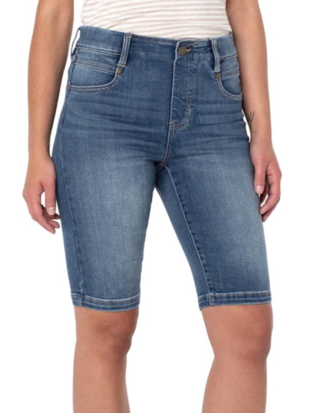 Liverpool Los Angeles Gia Glider Cruiser Bermuda Shorts in Highland Park Wash